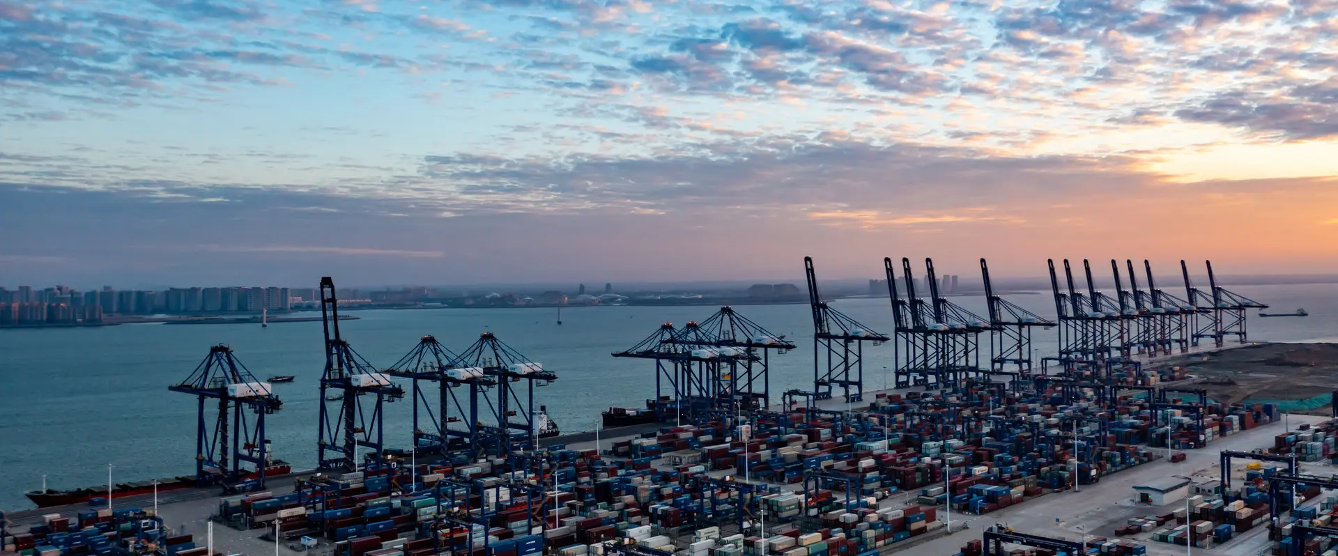 Reliable Crane Solutions for Ports, Boat Crane