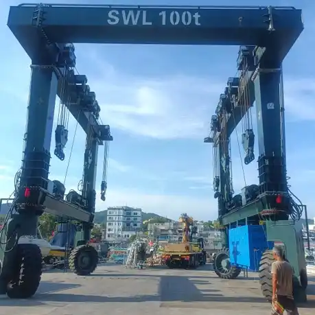 Hydraulic Yacht Hoisting Crane for Marine Travel Lift Systems