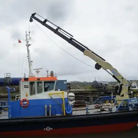 Heavy-Duty Hydraulic Marine Crane for Offshore and Fishing Vessels