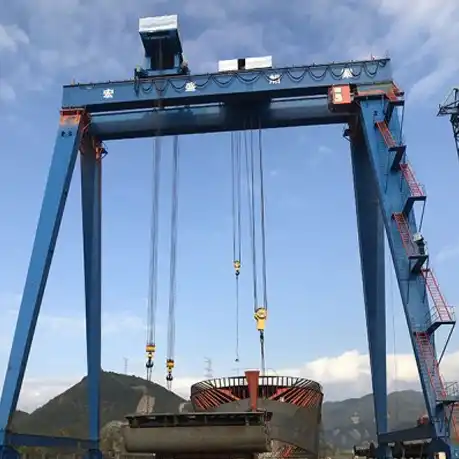 Rail Mounted Container Gantry Crane with extended boom lifting shipping container