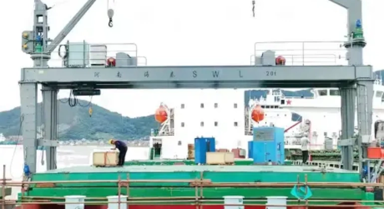 Marine Hatch Cover Gantry Crane for a Greek Ultramax Bulk Carrier: Anti-Sway, Corrosion Protection